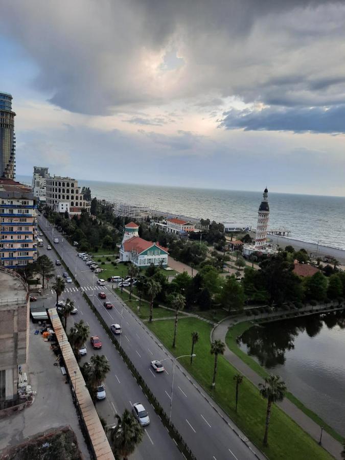 Twins Tower Orbi City Batoumi Extérieur photo